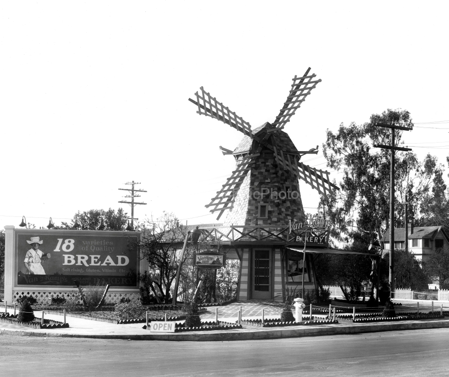 replace Van de Kamps Bakery 1927 WM.jpg